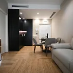 Me Too Exclusive - Interno Uno * Bari