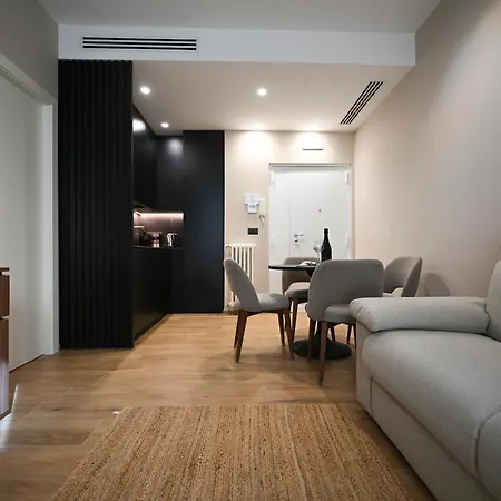 Me Too Exclusive - Interno Uno * Bari
