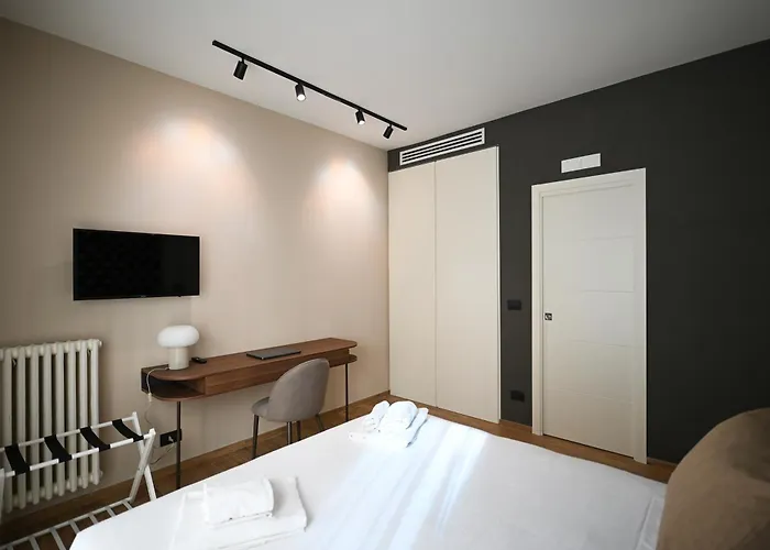 Me Too Exclusive - Interno Uno