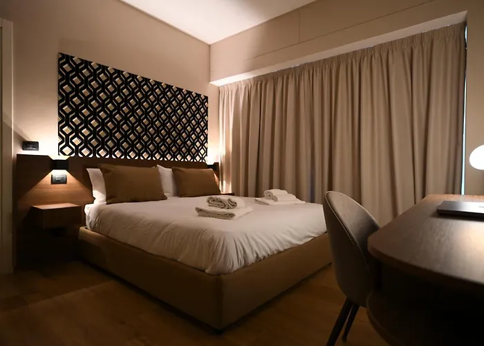 Me Too Exclusive - Interno Uno