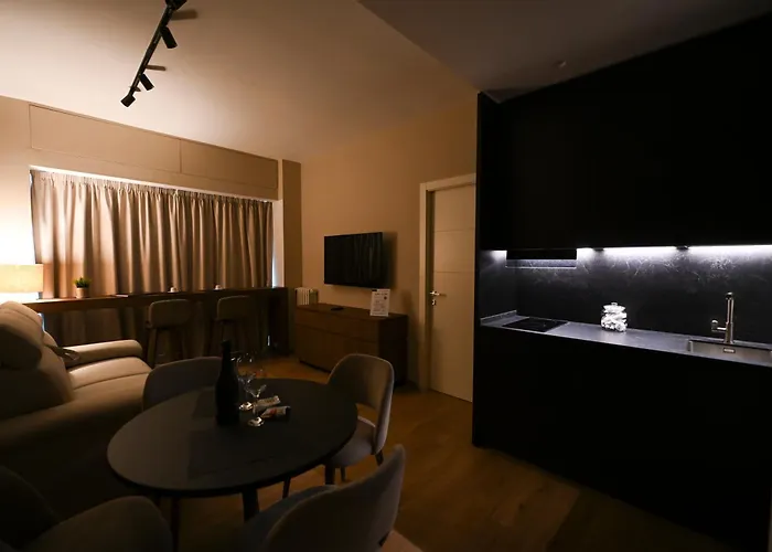 Me Too Exclusive - Interno Uno